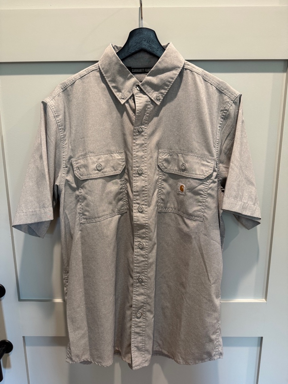 Carhartt Short-Sleeve Button-Down Shirt in Grey